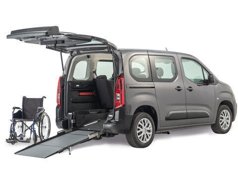 Automobile speciale per disabili.