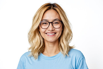 Obraz premium Portrait of a Smiling Young Woman with Glasses