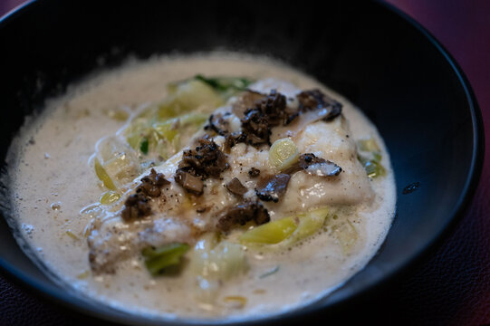 Steinbutt mit Tr&uuml;ffel, Lauchgem&uuml;se und Champangersauce