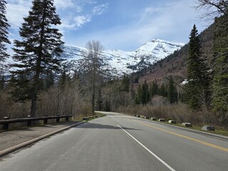 Fototapeta premium road to the mountains