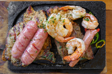 GRIGLIATA DI PESCE E CARNE