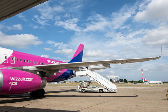 BELGRADE, SERBIA - JUNE 5, 2024: Airbus A320 from Low Cost Carrier Wizzair being prepared for takeoff in Belgrade nikola tesla airport. Wizzair is a low cost Hungarian airline.