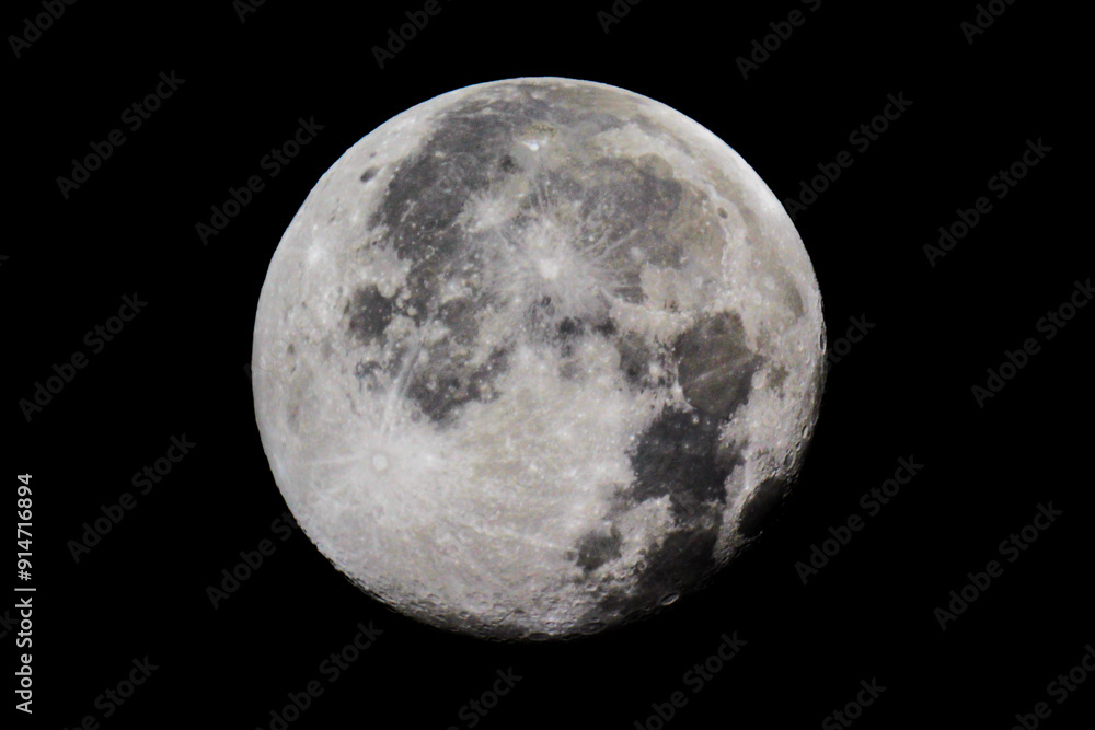 Wall mural waning gibbous moon. the moon appears between 90 and 60% full during the waning gibbous phase