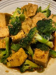 tofu with broccoli