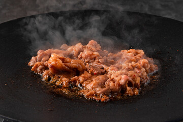 味付けホルモン焼き　フライパン  Grilled seasoned hormone