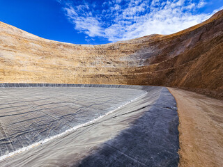 Installation process of geosynthetics in industry and mining