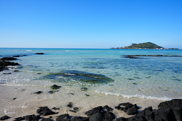 shoaling beach and sparkling ripples 