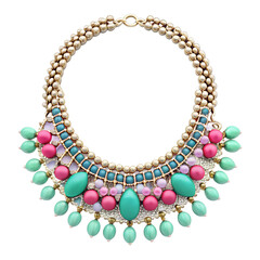 Obraz premium 3d rendering style of Statement necklace, isometric, isolated on transparent background