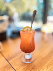 冷たいレモネード