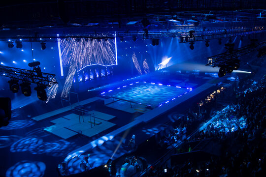 modern lighting technologies during sports show