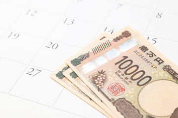 カレンダーと一万円札