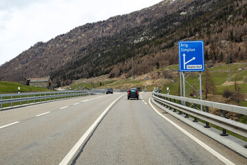 Panneau indicateur sur la route du col du Simplon