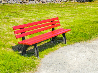 Sitzbank, Gartenbank bzw. Parkbank als Stillleben, Nahaufnahme und Detailansicht