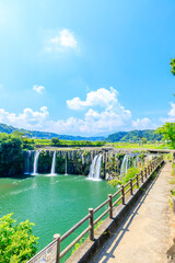 夏の原尻の滝　大分県豊後大野市　Harajiri Falls in summer. Oita Pref, Bungoono City.