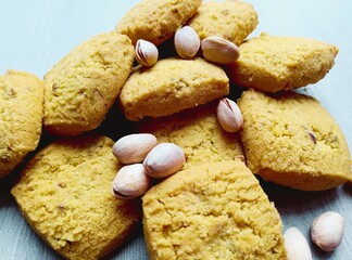 cookies or biscuits with pistachios 