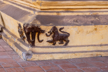 Obraz premium detail of decoration on the basement in Wat Si Saket features in Vientiane, Laos