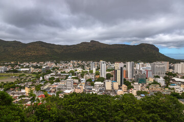 Obraz premium Exposure done from the Citadelle (Fort Adelaide) of the Mauritius capital, Port Louis, showing the Champ de Mars (horse race track).