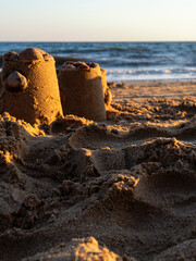 Castillos en la arena de la playa
-
Sand castles on the beach
