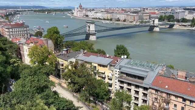 Ciudad de Budapest y puente de las Cadenas sobre el r&iacute;o Danubio, Hungr&iacute;a
