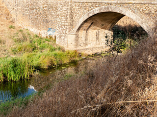 R&iacute;o cruzando un puente
-
River crossing a bridge