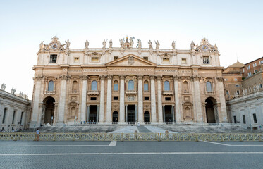 Obraz premium The Architectural Sceneries of The Saint Peter’s Square (Piazza San Pietro) in Vatican City, Rome, Italy.
