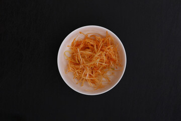 ピリ辛白髪ねぎ