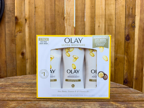 3 pack of Olay body wash liquid bottles from Costco.