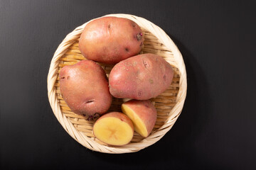 Obraz premium ［岩手県産］じゃがいも レッドムーン