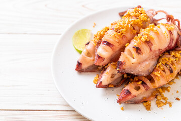 fried squid with garlic