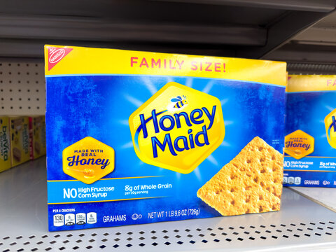 Honey Maid brand of graham crackers by Nabisco corporation. Family-size box.