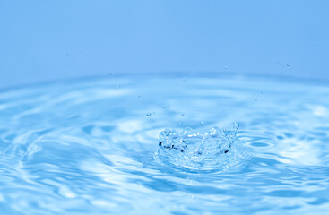 美しい水滴のアクション