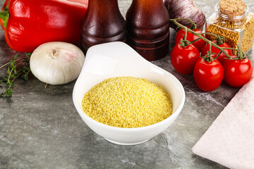 Raw dry wheat couscous grain