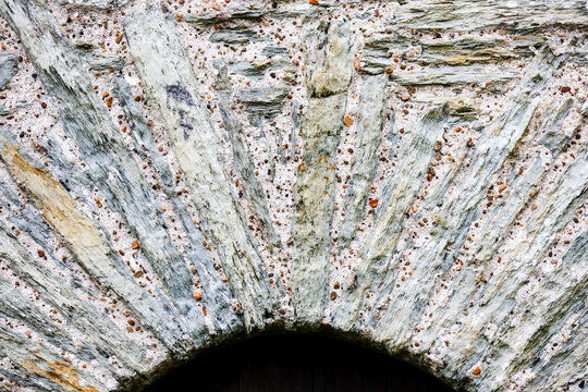 Arched stone struture