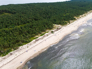 Morze Bałtyckie, Mierzeja Wiślana. Widok z lotu ptaka na plaże, morze i wydmy. © hunter76