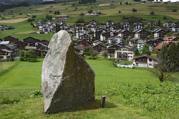 Menhire aus der Steinreihe von Falera, Kanton Graubünden, Schweiz