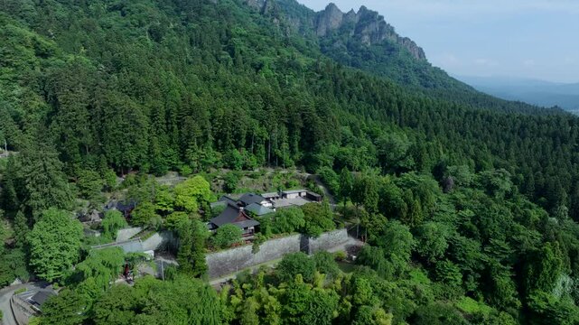 妙義山の迫力あるドローン空撮_011