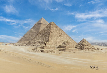 pyramids of giza