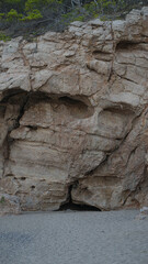 Rocas simulando una cara