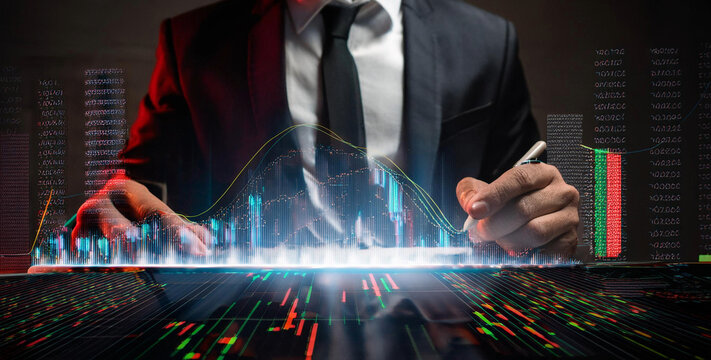 ejecutivo toma notas, releva movimientos financieros tech, recibe informes ganancias cripto rentabilidad en los mercados mundiales