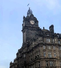 Obraz premium Clock tower of castle in Edinburgh Scotland