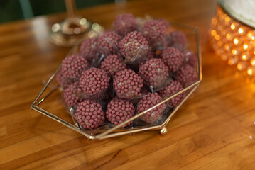 Doces, festa, colorido, brigadeiro, casamento, mesa do bolo, noiva, aniversario 