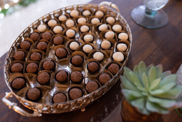 Doces, festa, colorido, brigadeiro, casamento, mesa do bolo, noiva, aniversario 