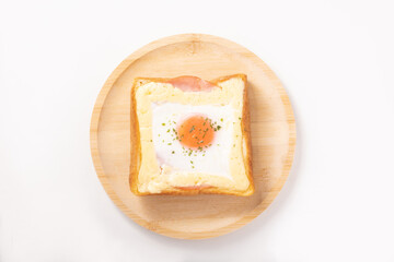 目玉焼きハムトースト