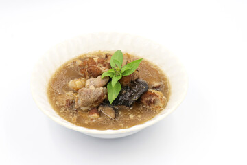 thai noodle soup with pork