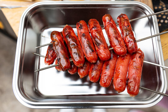 Chorizo ​​is a meat sausage that is cooked in Latin America and the Iberian Peninsula at barbecues and celebrations. It can be made from beef, pork, chicken.