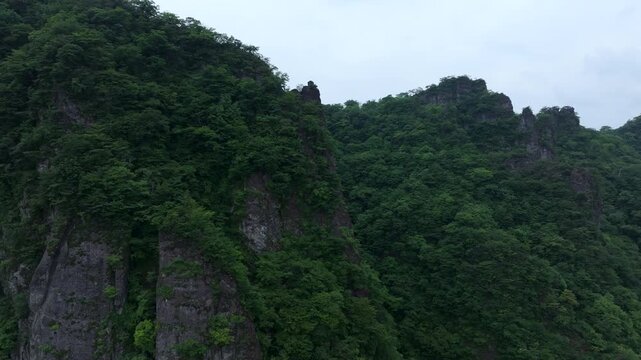 妙義山の迫力あるドローン空撮_021