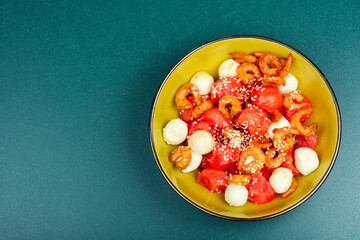 Grilled shrimp and watermelon salad