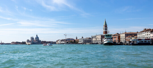 Vue de la tour San Marco depuis la mer