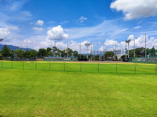 ソフトボール場