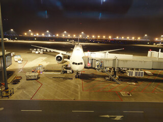 夜の空港
